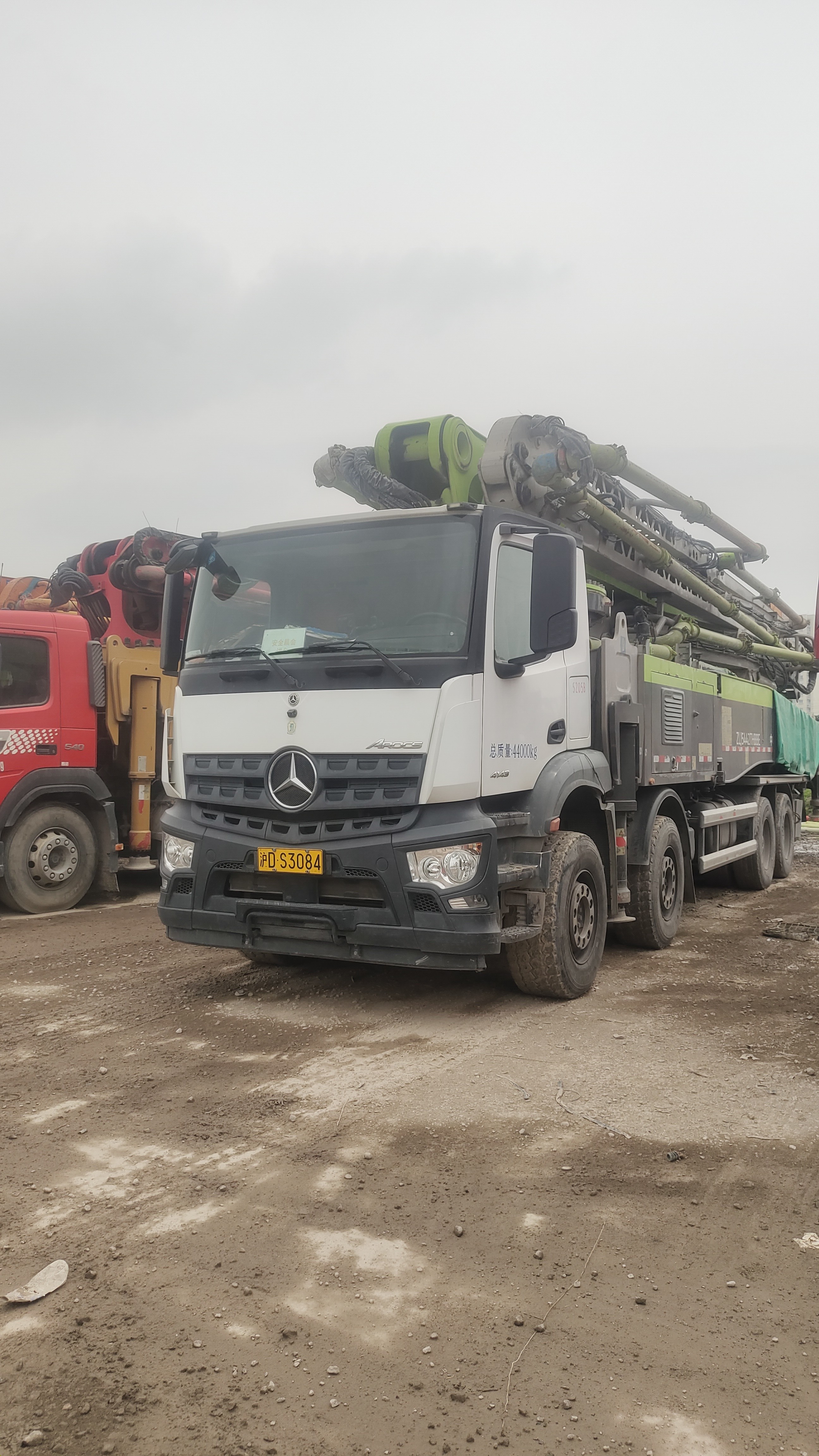 Official inventory Zhonglian Heavy Industry pump truck, Mercedes Benz chassis