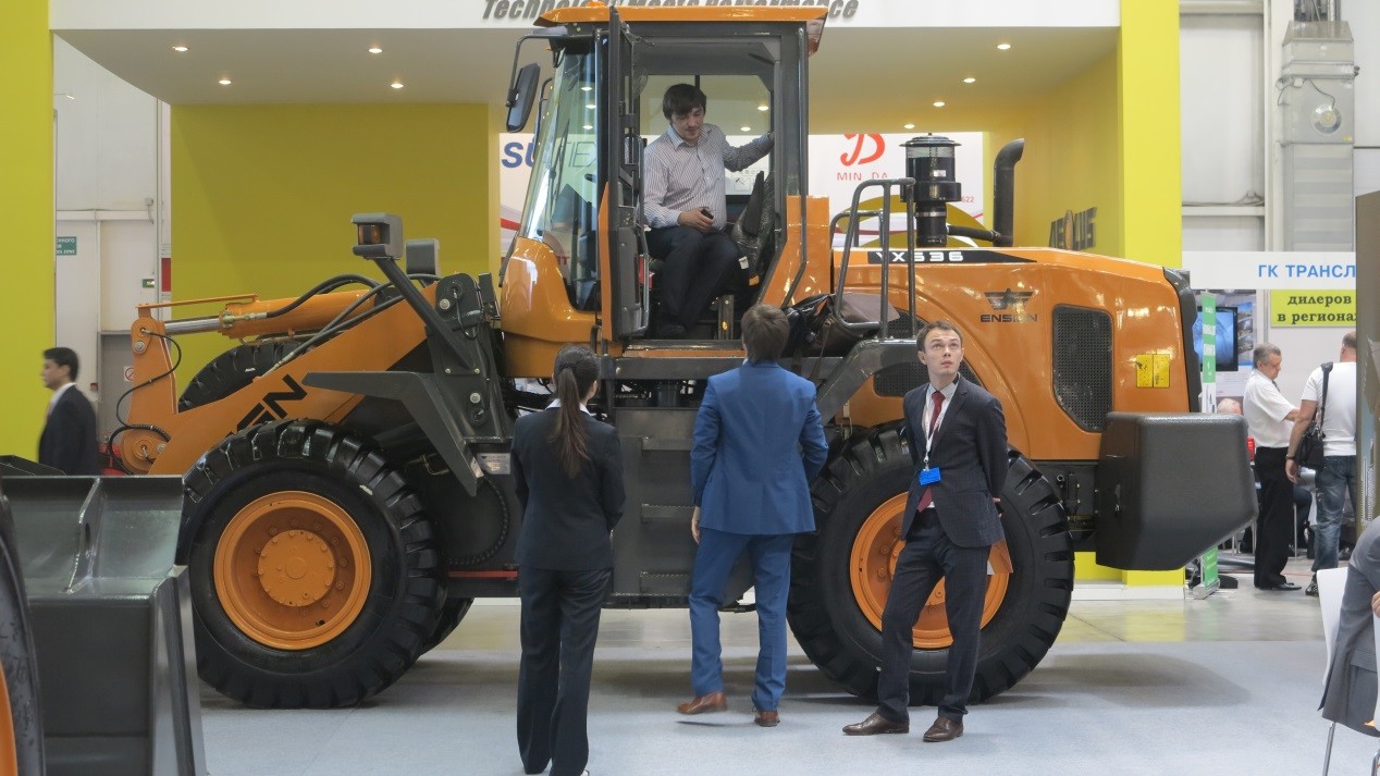 Flexibility Front Wheel Loader , Front End Loader Long Service Life