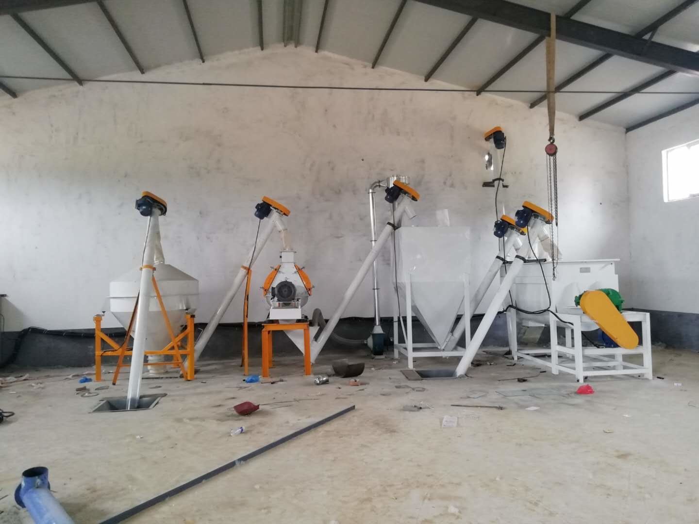 Powder Goat Cattle Feed Production Machine Self Priming Feed Grinder Mixer