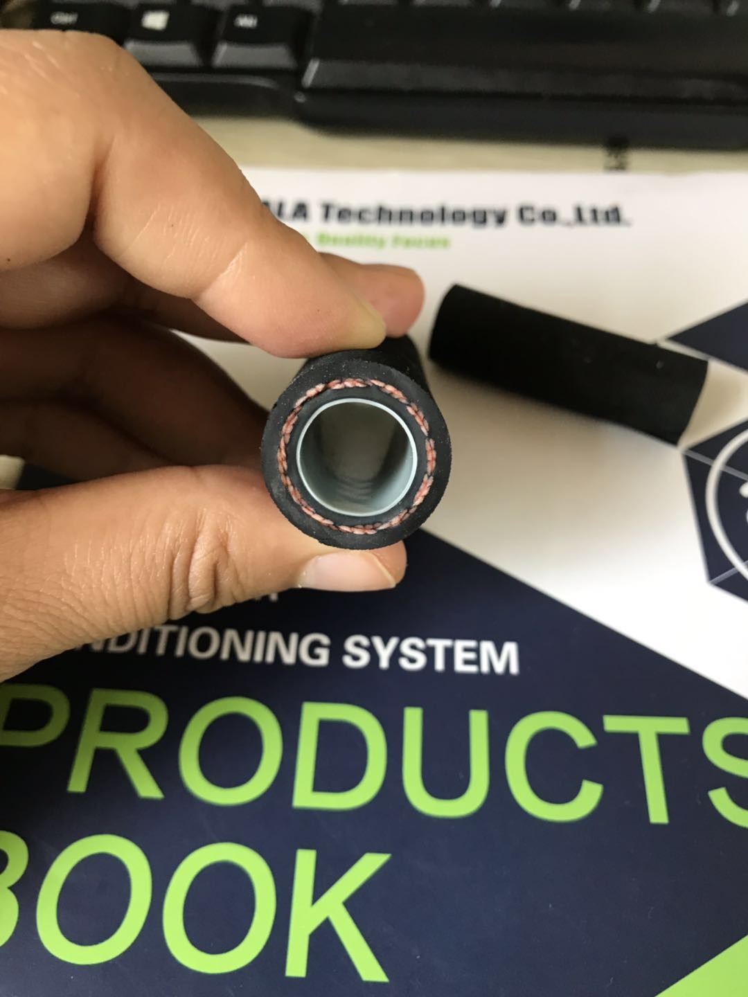 OEM Carrier Transport Refrigeration Hose Type E SAE J2064 A/C Hoses Carrier Unit refrigerant R404A hose