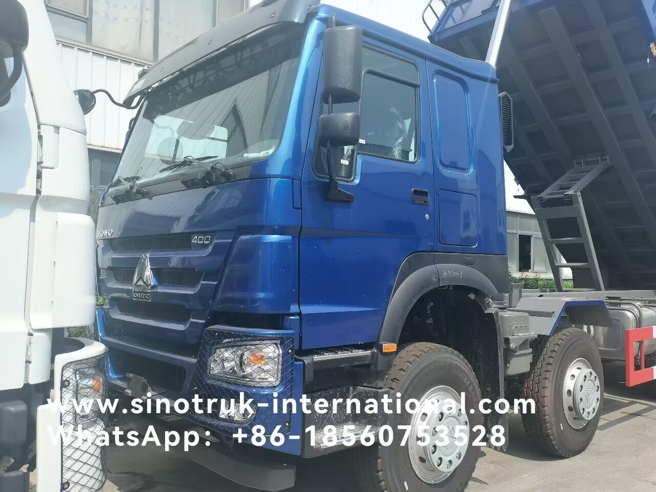 SINOTRUK HOWO LHD 12wheels 8X4 400HP Blue Dump Truck For Mining Front Lifting 50Tons