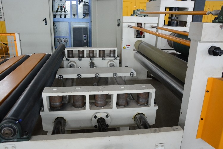 High Precision 4x1350mm Steel Coil Slitting Machine 220/380/415/440V