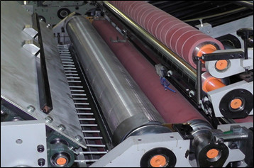 Middle Speed Auto Flute Laminator Full Automatic Flute Laminating Machine
