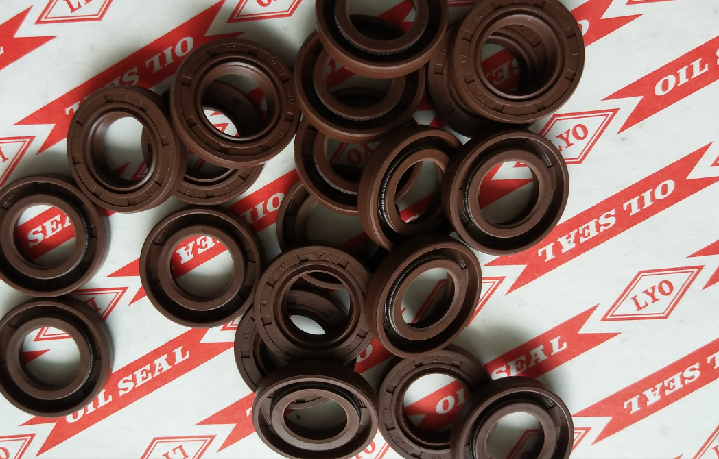 TC framework oil seal,model 17*30*6,NBR material,color is generally biack and brown.