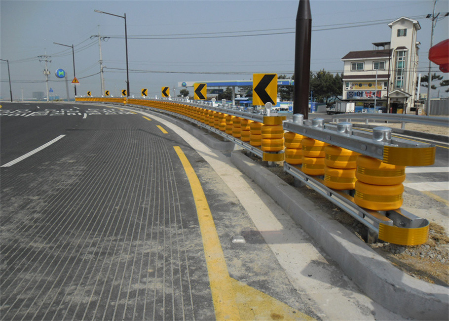 Tunnel Entrances Highway Roller Barrier With Yellow Red