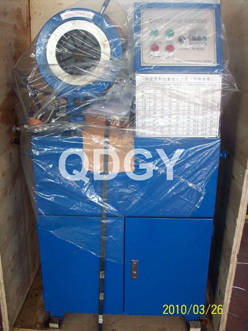 Hose crimping machine