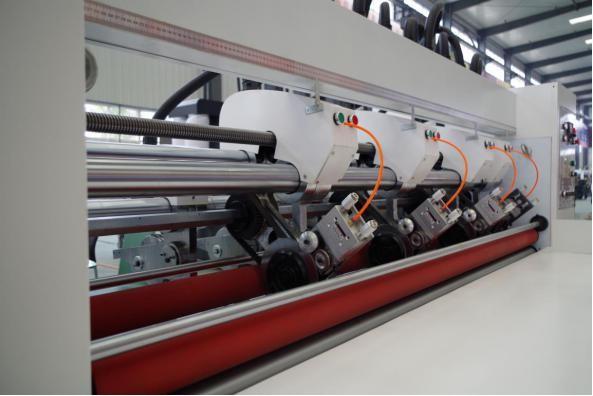 Electric Adjust Eight Roll Type Corrugated Slitter Machine Thin Blade 1 Year