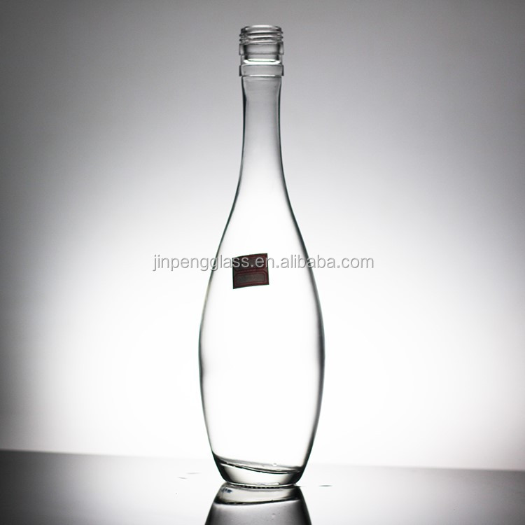 Elegant Japanese Sake Alcohol Bottle 500ml Distinctive Glass with Sealing Type Cork