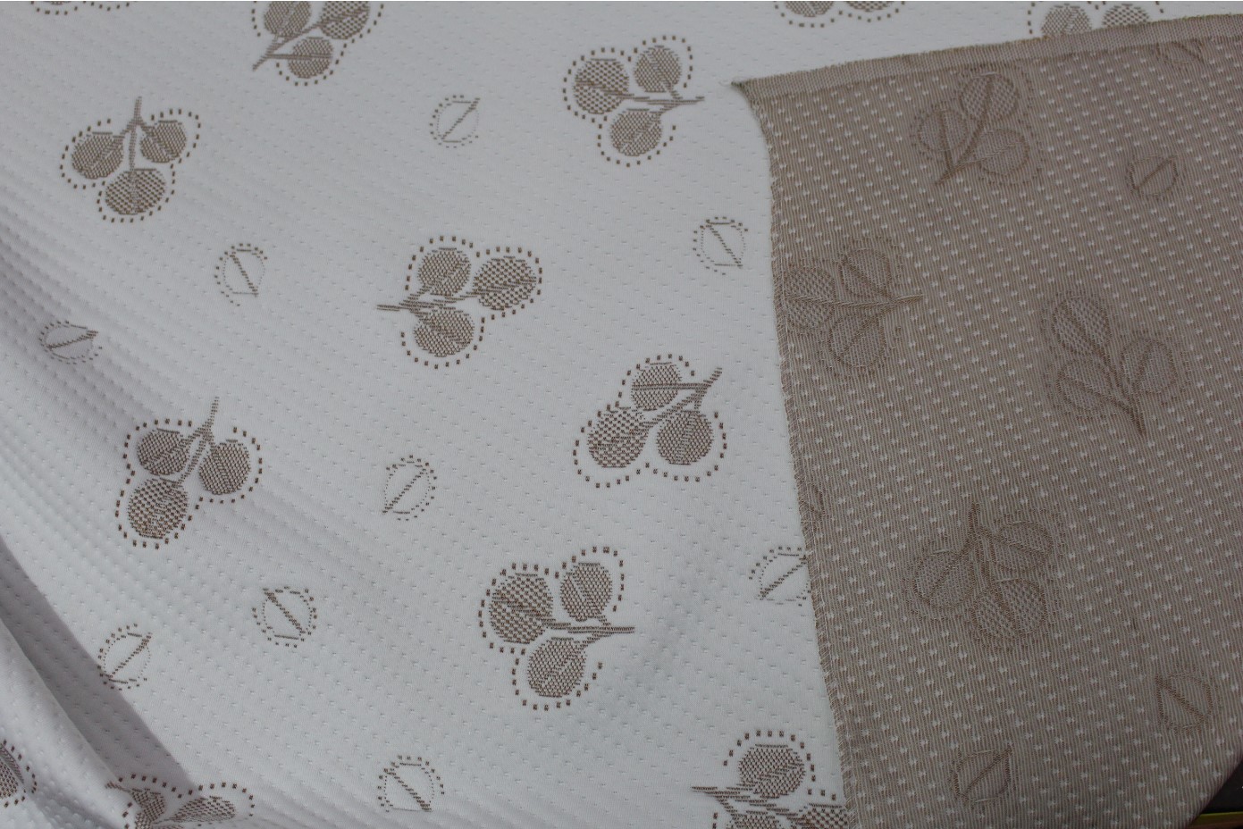 Breathable 160gsm Polyester Woven Jacquard Knitting Fabric for Mattress Cover
