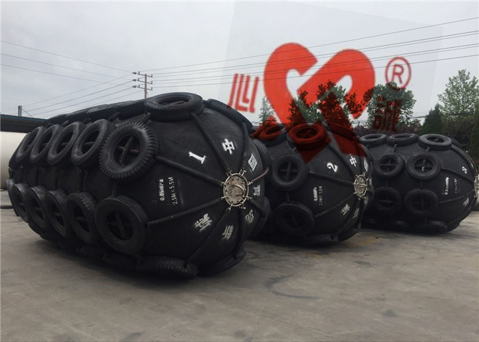 Chain Net Rubber Pneumatic Marine Fenders Black Color For Ship Vessel