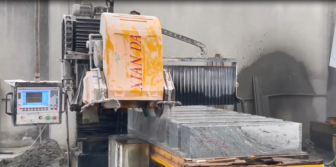 3 Axis Linear Cutting Machinery For Stone Cutting Material Stone