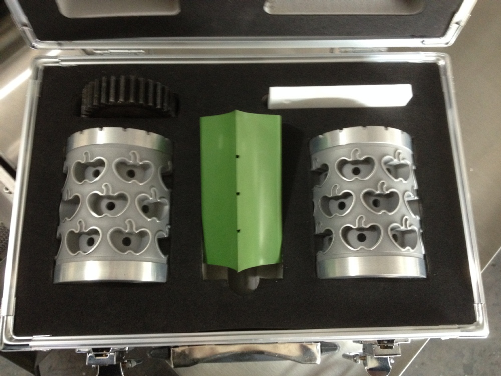Roll Type Soft Capsule Paintball Production Line SUS304 / 316L Material 1 Year Warranty