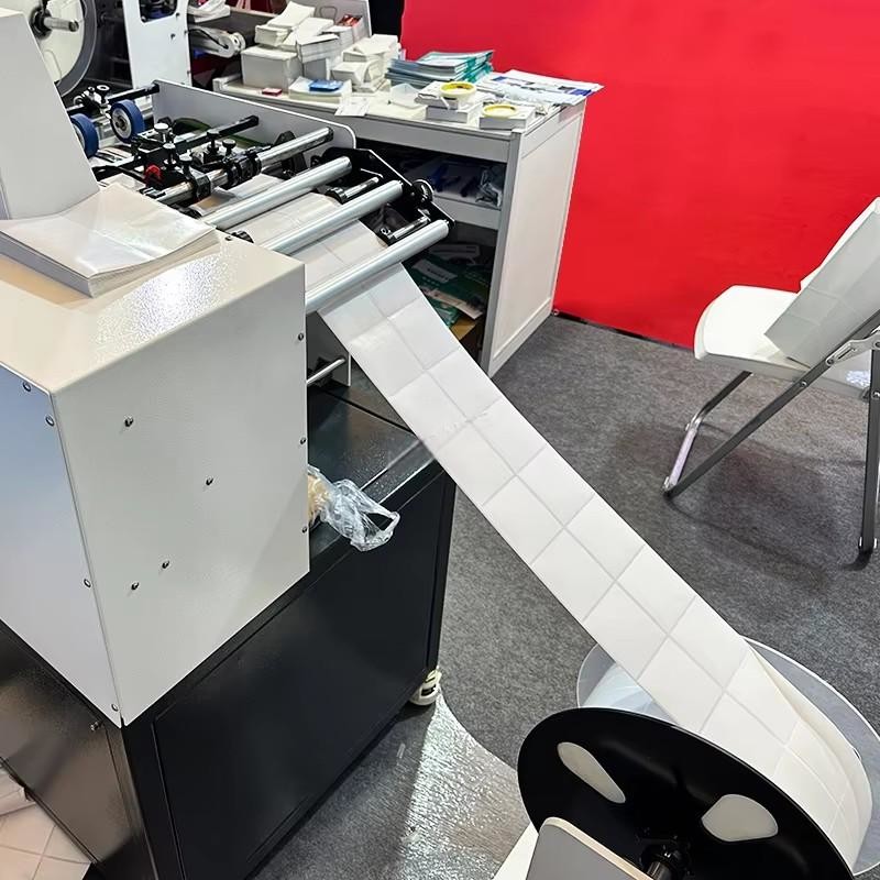 Automatic Printing Label Folding Machine For Wire Material Customized 320mm