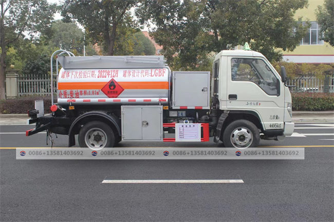 Forland Mini Truck diesel 2000l 1500L Capacity Fuel Tanker Truck With Dispenser