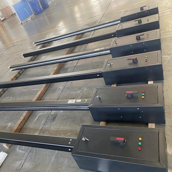 Quality 1000A Starline Track Busway IP65 50/60Hz Electric Busway for sale