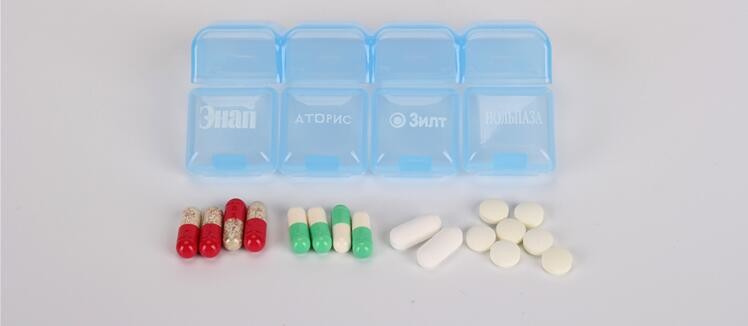 Portable Creative style foldable travel plastic cup with pill case, Random color creative travel cup with pill case for
