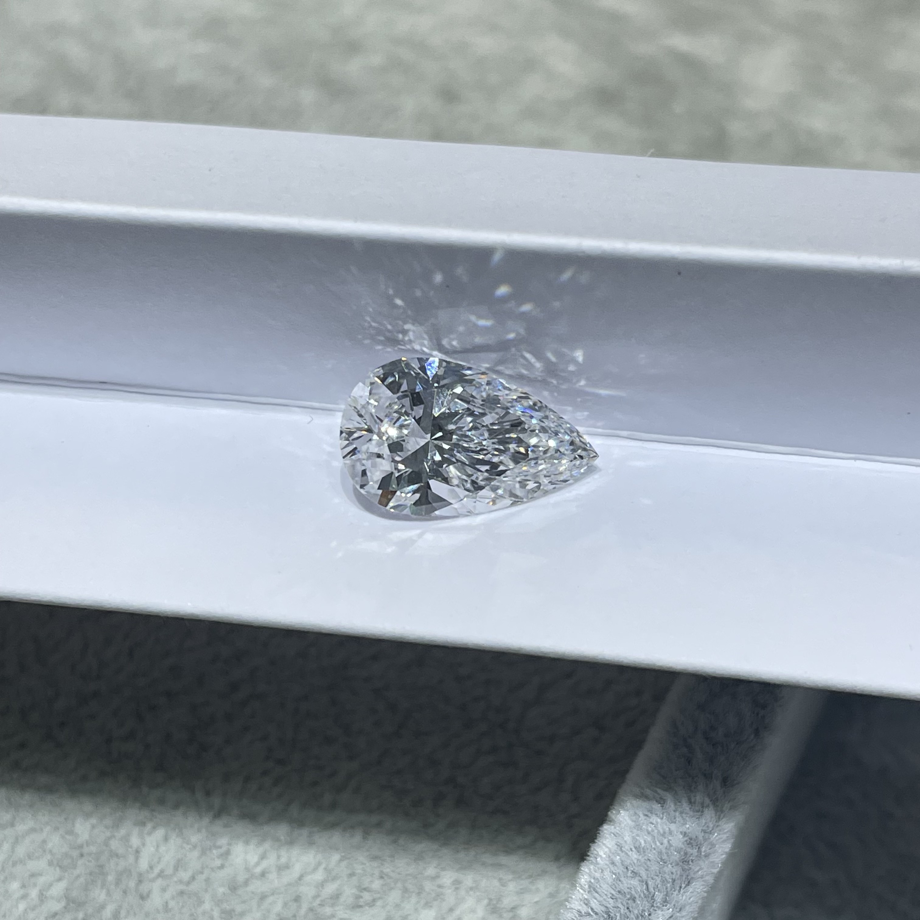 Pear Shaped CVD Lab Grown Diamond VVS2 Customizable IGI Certificate 0.74Carat