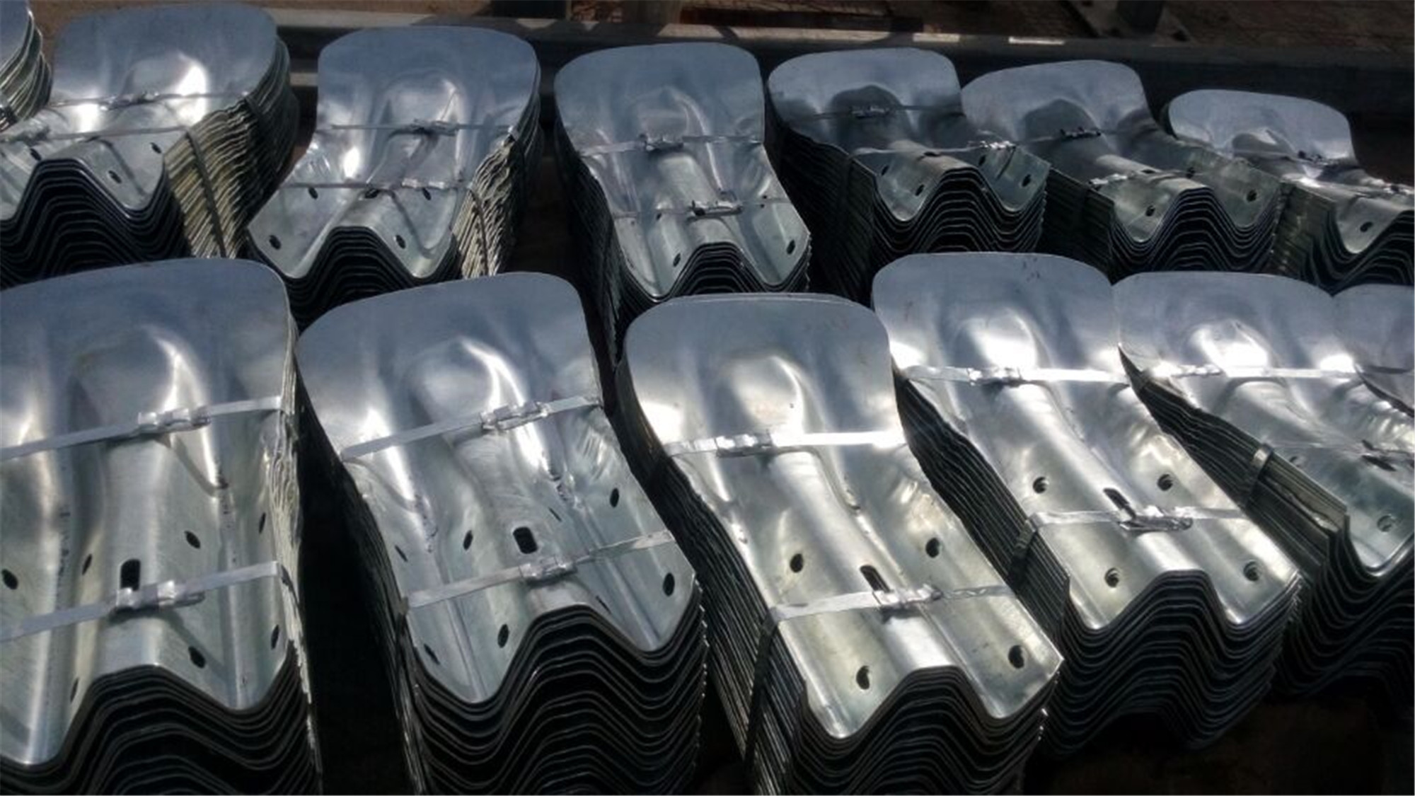 Highway Guardrail End Wings with Wave Shape and Galvanized and Powder Coated Finish