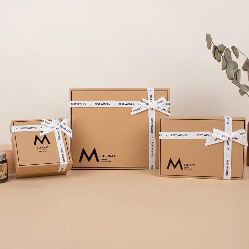 Spot UV / Varnishing Cardboard Gift Box Packaging Box With Ribbon