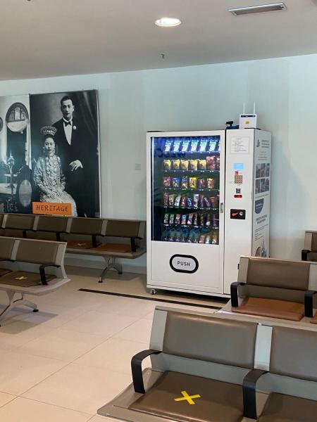 Coin Operated Smart Automatic Malaysia Vending Snack Drink Vending Machine In