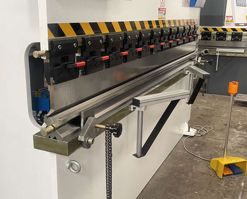 Touch Screen 63T2500MM Brake Bending Fold Servo Motor CNC Press Brake Machine
