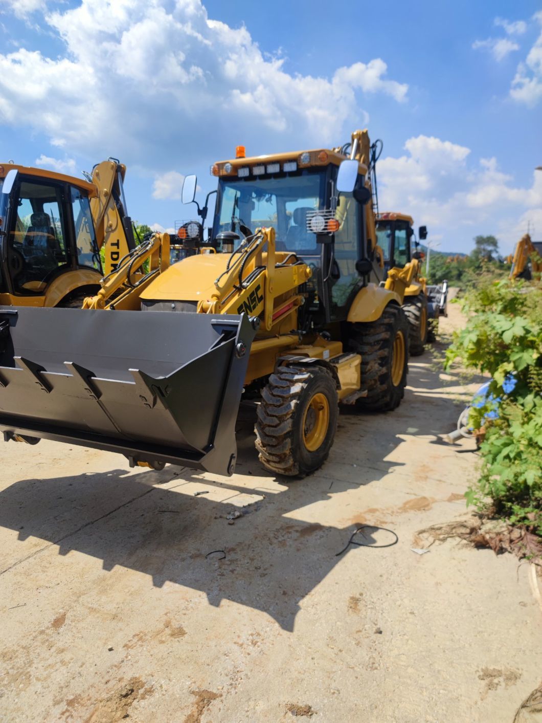 388 China Manufacturer Diesel Small Wheel Track Mini Skid Steer Loader CE EPA