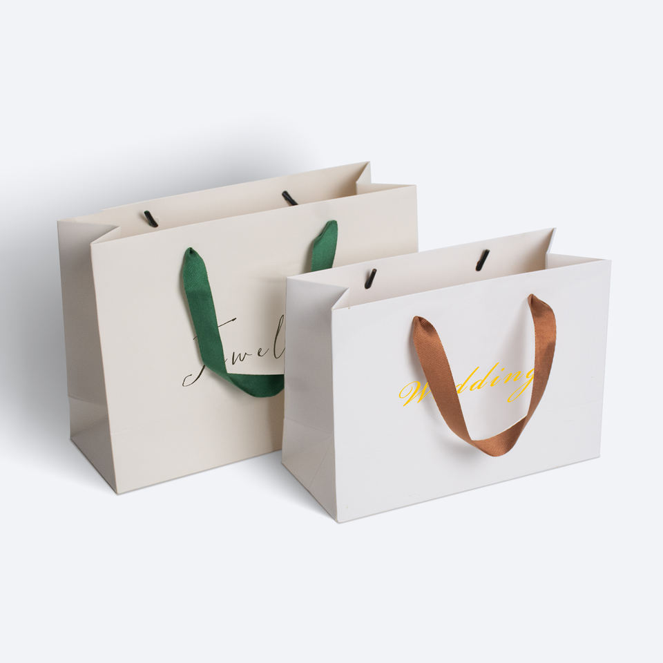 CMYK Partone Shopping Gift Bag for Custom Design 250 Gsm Art Paper Clothes Packaging