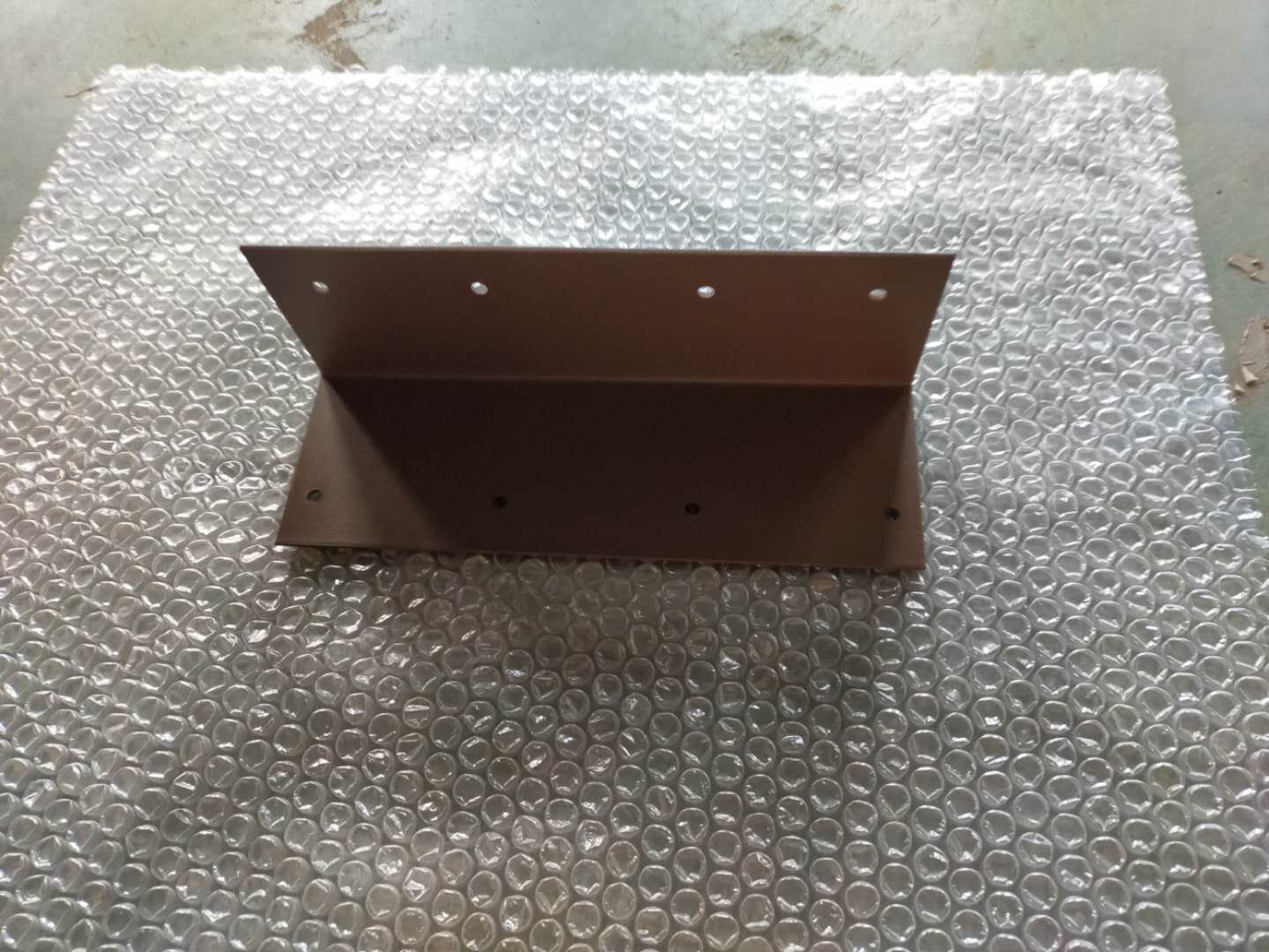 ISO9001 Certified Powder Coated Garden Bed Corner Bracket for 9*3*3 Inch Beds from OEM