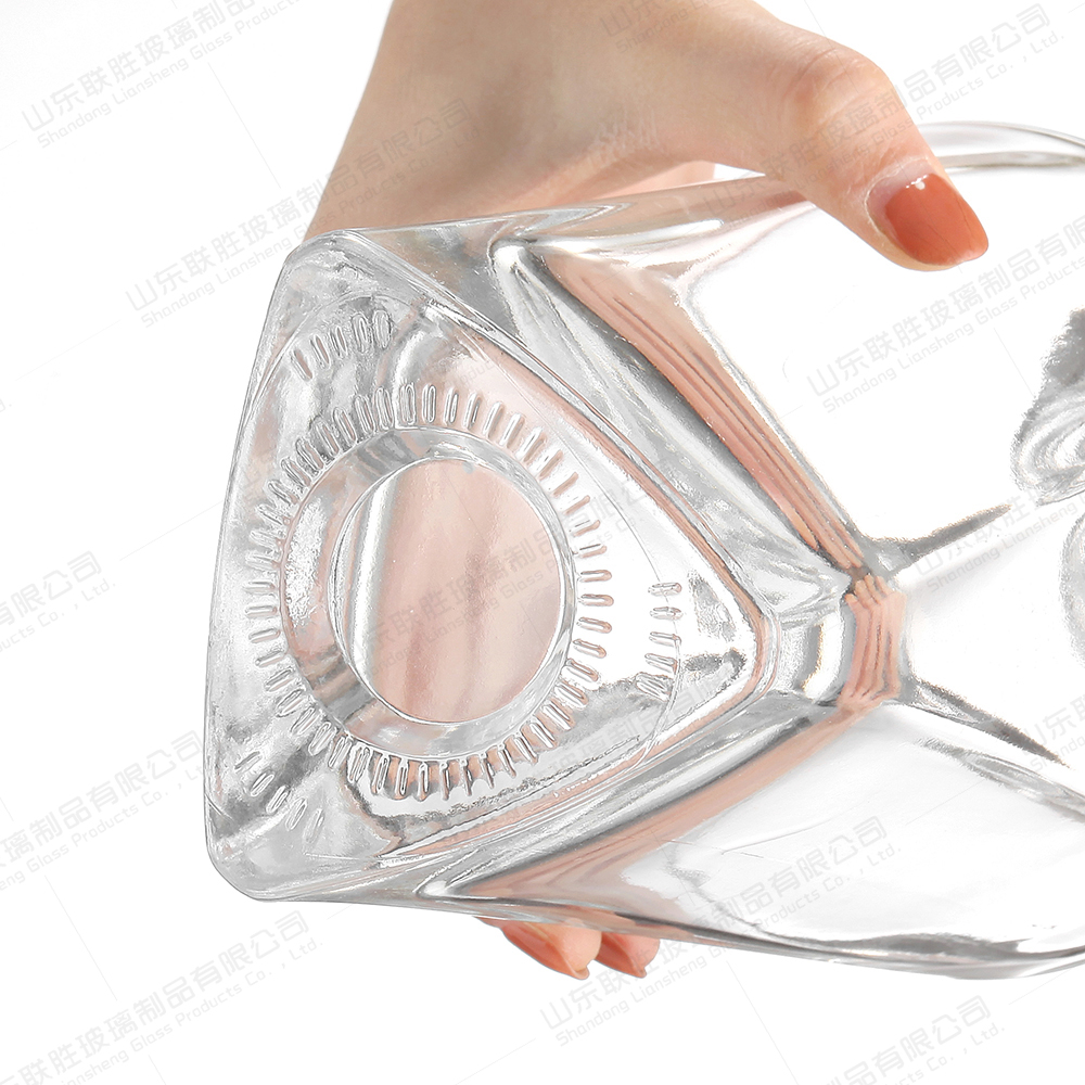 Tequila and Wine Drinking Crystal Whiskey Set with Glass Vodka Liquor Decanter