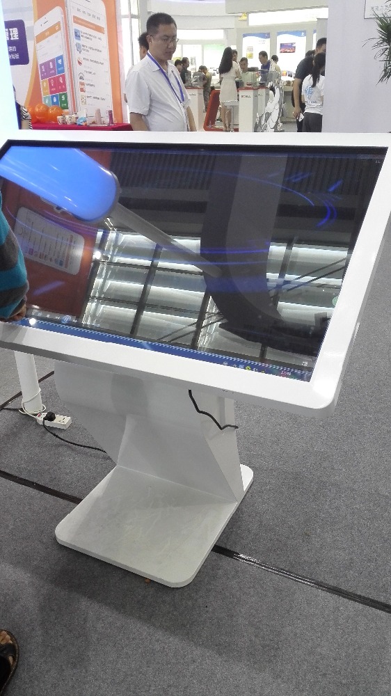 43" inch floor standing touchscreen display with Android Linux Win10/11 OS all-in-one PC