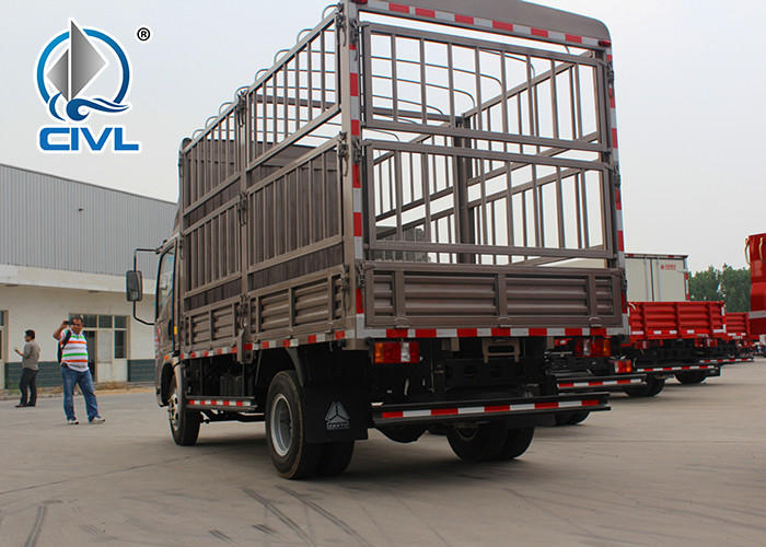 4X2 LHD Cargo Box Truck Sinotruk HOWO 4200mm Wheelbase / Van Lorry Truck