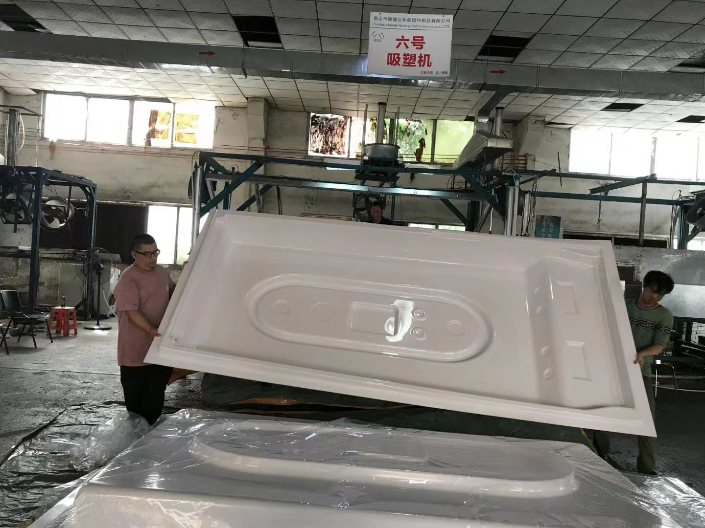 Custom Vacuum Forming Plastic Parts for Vehicle Roof Cover and Car Inner/Outer Accessories/Components by Moulding Service