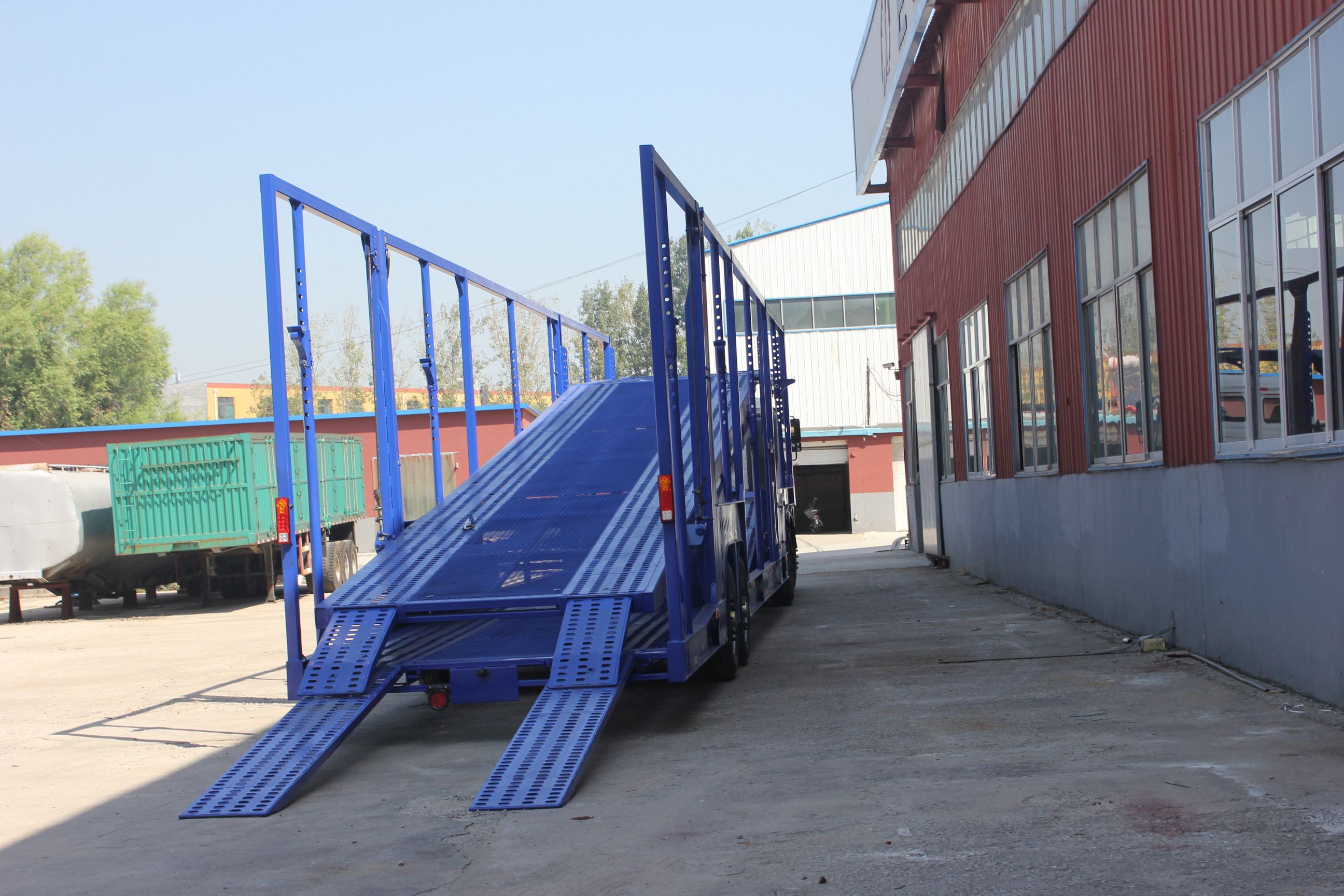 3 Axles Car Carrier Semi Trailer with Steel Material and 40000KG Payload