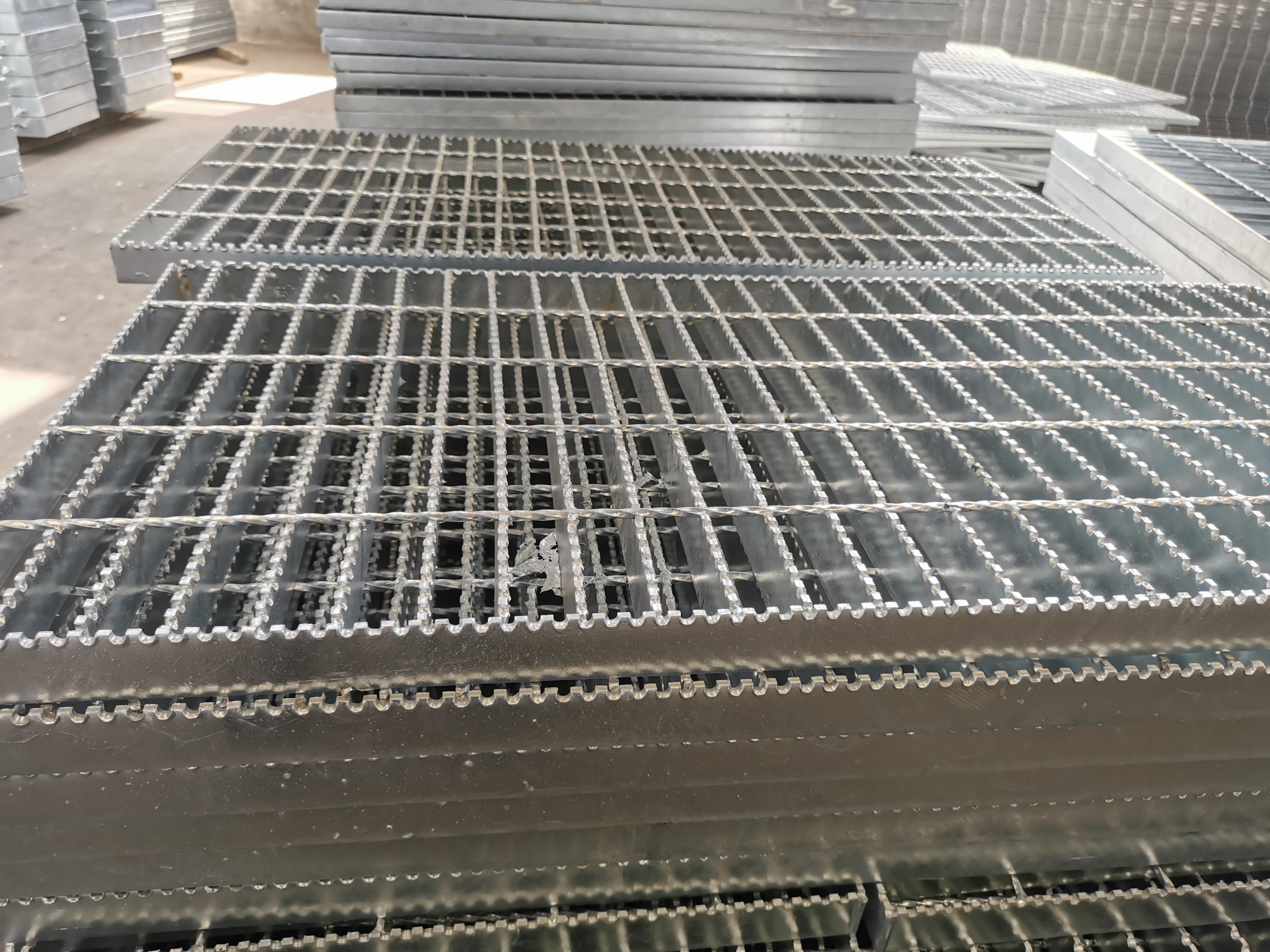 Municipal Drain Q345 Steel Driveway Grates Grating Serrated Type