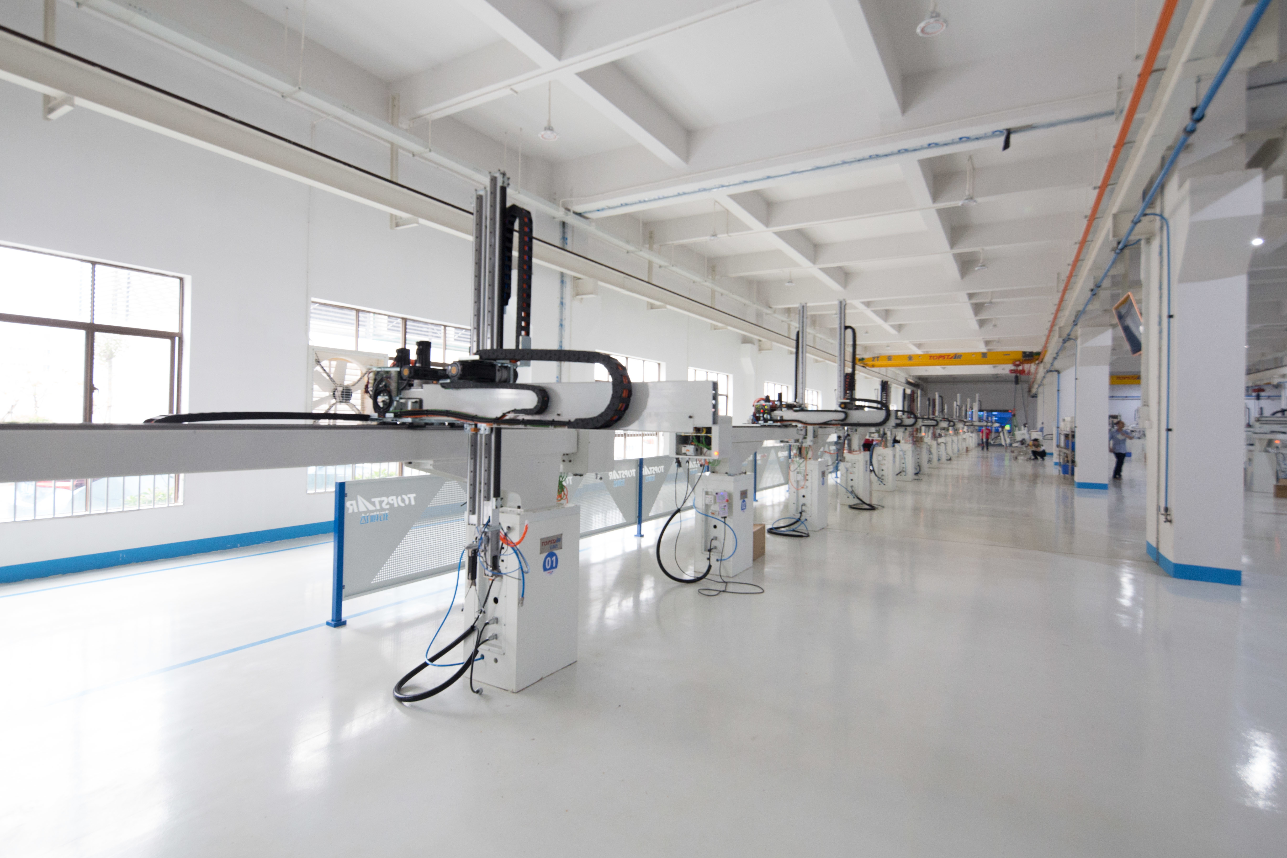 Large Size Injection Molding Robot AC Servo Motor Driven 1 . 6Kg Pendant