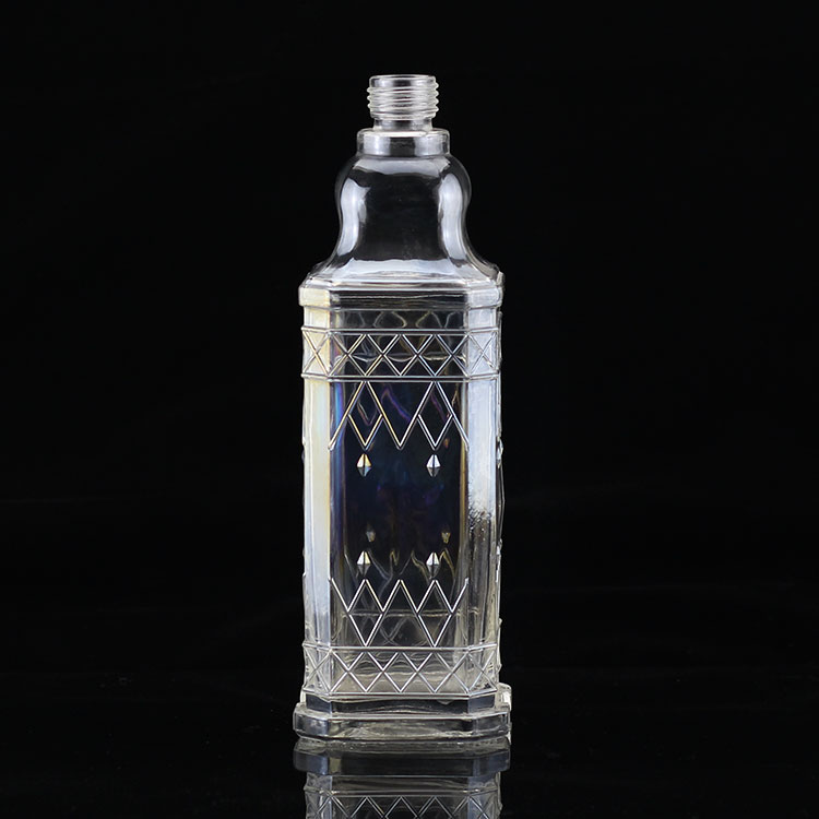 Glass Body Carved Empty Liquor Bottle 500ml 750ml for High Grade Distilled Spirits