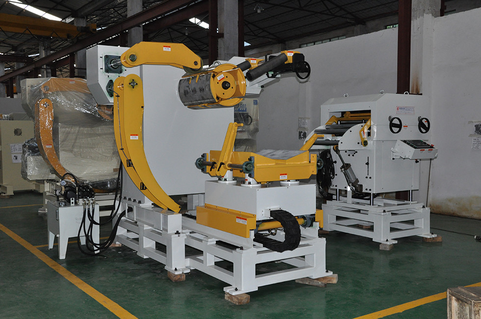 Fully Automatic Metal Sheet Load Car 3 in 1 400 mm Width Uncoiler Leveler Feeder Machine