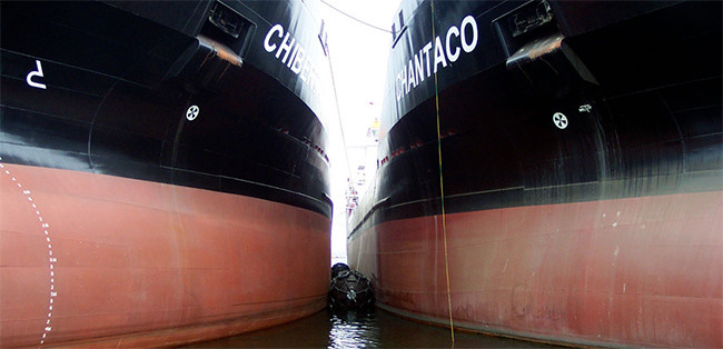 Ship Dock Boat Berthing Sts Yokohama Marine Fenders With Chain And Tyre