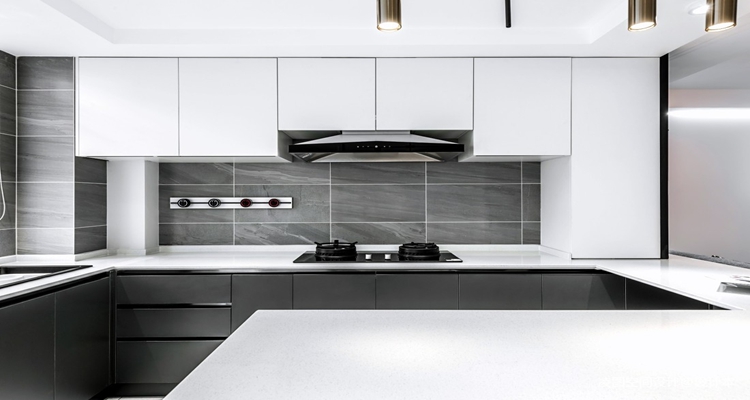 end Modern Style White Solid Wood Lacquer Modular Kitchen Cabinets for Home Renovation
