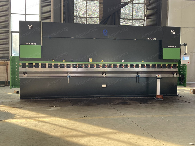 6000mm Length CNC Hydraulic Press Bending Machine 200T Folding Bender For Metal Stainless Steel