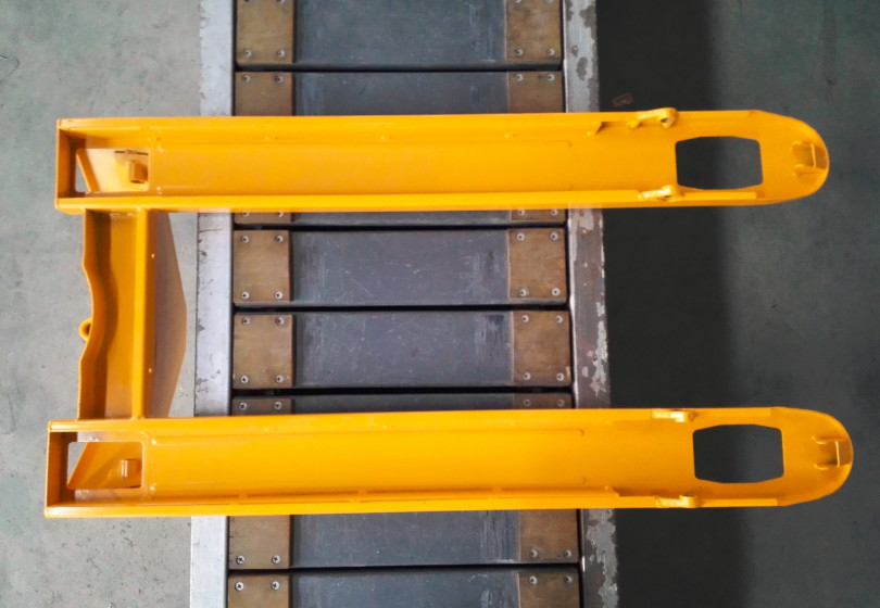 Lifting 80mm 195mm Manual Material Handling Pallet Trucks