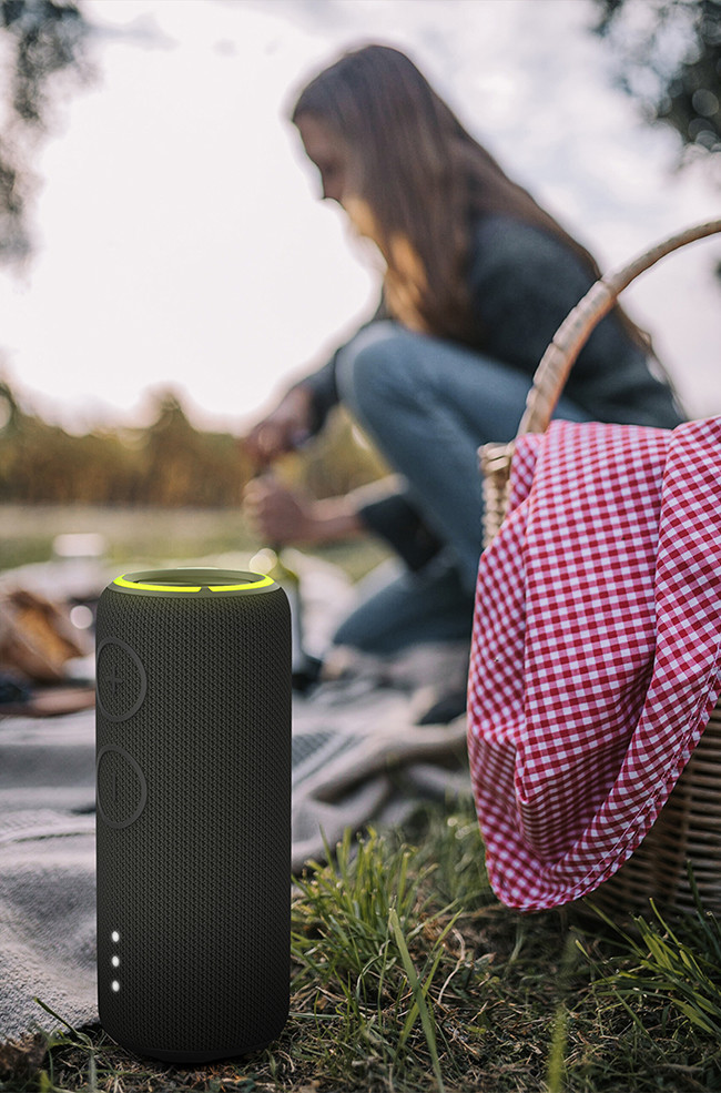 3600mAh Wireless Fabric Speaker 10 Hours Working Time 3 Hours Charging Time