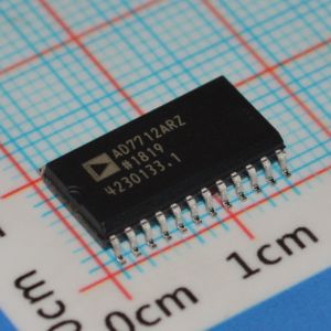 AD7712ARZ 24-bit Σ-Δ ADC 500Hz Output Rate Low Noise 1.5μV SPI Interface ±5V