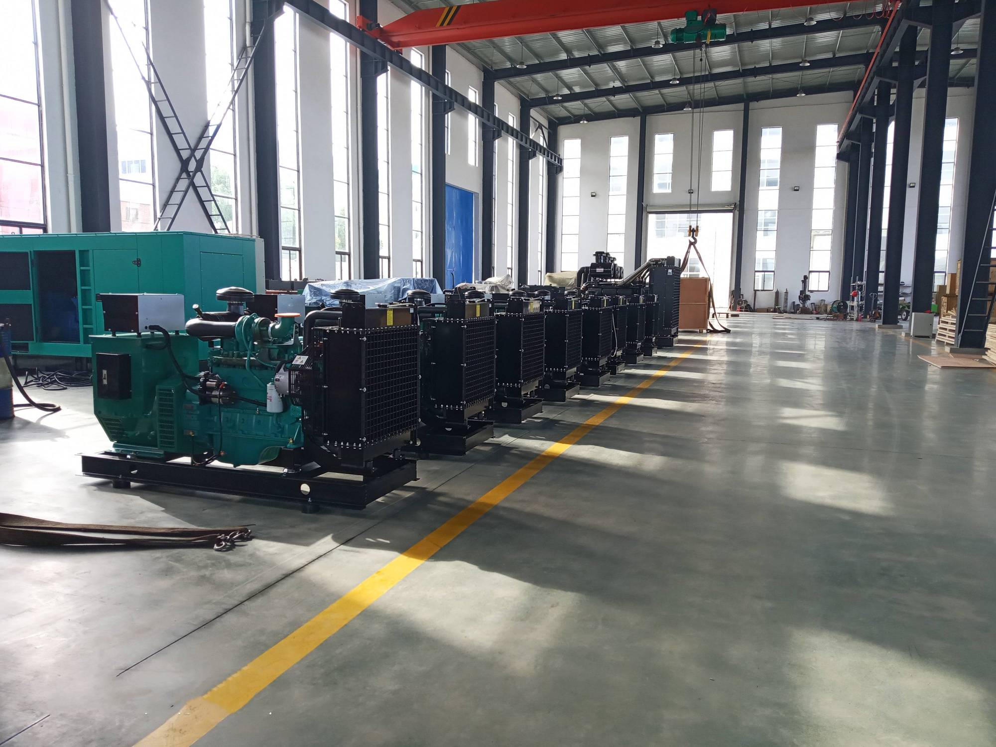 Cummins 200KW Diesel Generator Set with Silent Canopy and Smartgen HGM6110 Controller