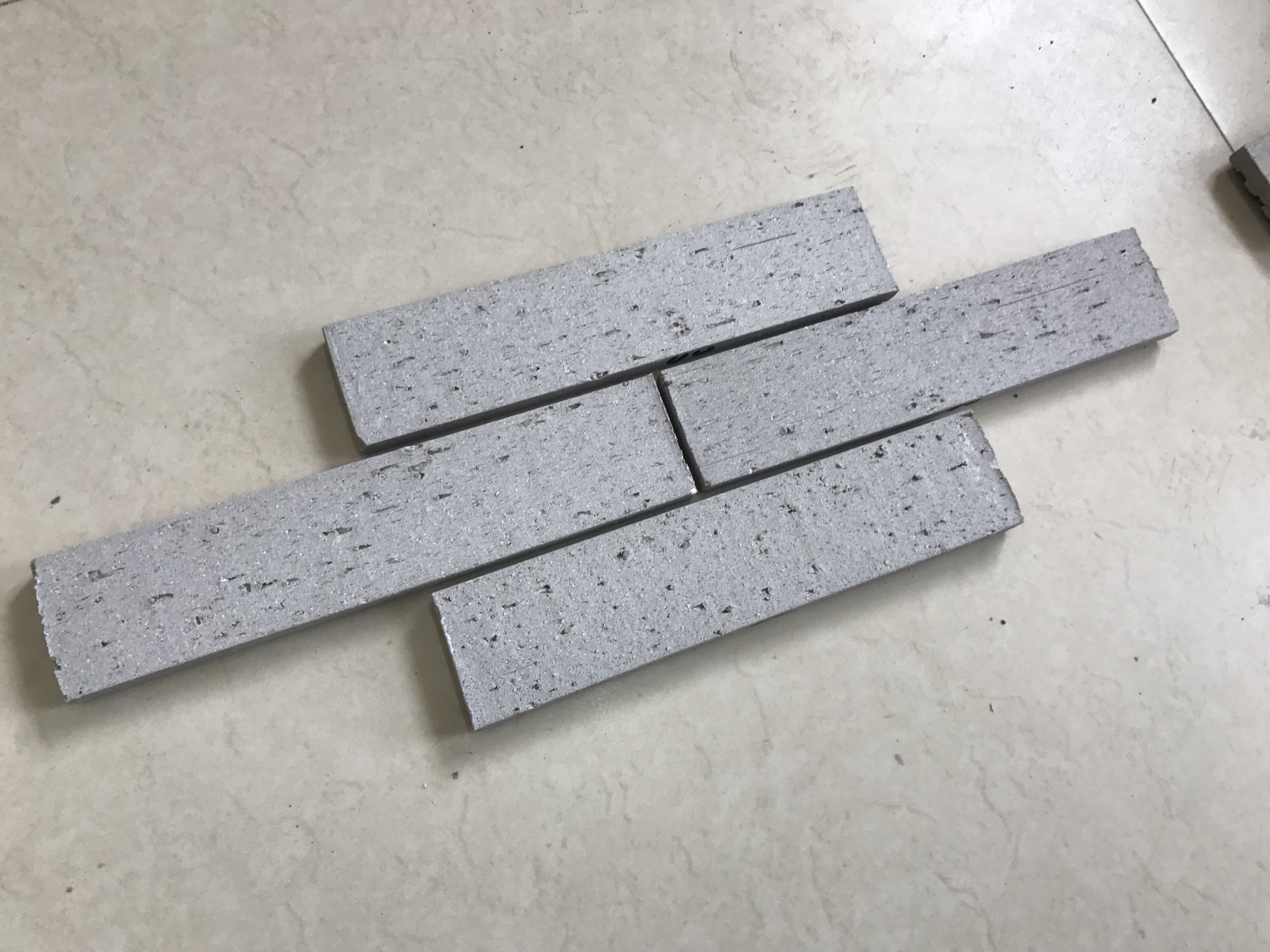 Grey Color M25340 Split Face Brick Tiles For Exterior With Rough Surface