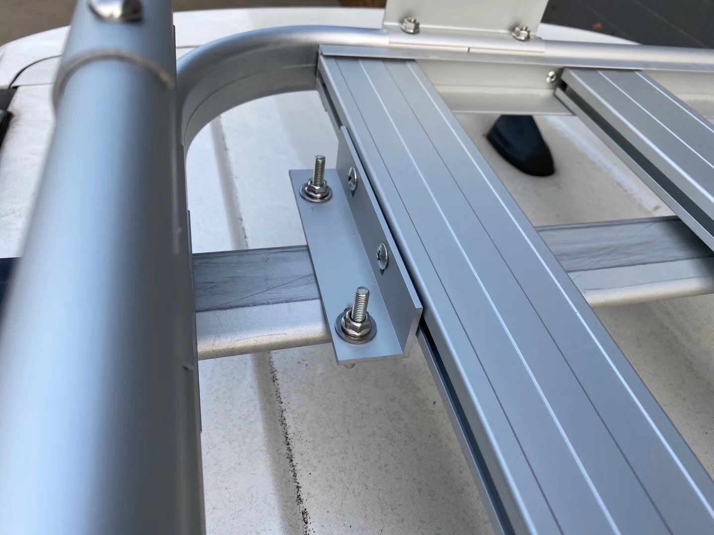 High Strength Aluminum Car Top Carrier , Suitcase Roof Rack For Hilux Dmax NP300