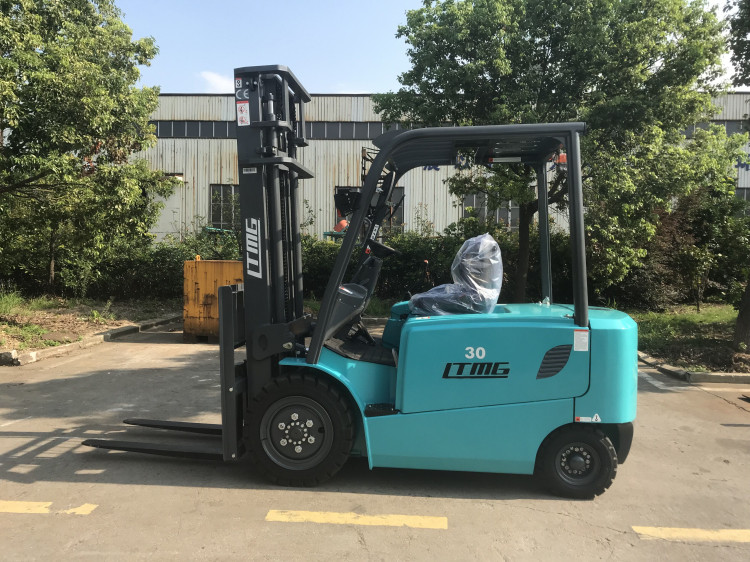 Easy Operate 3 Ton Electric Forklift Truck With Curtis Controller And Import Engine