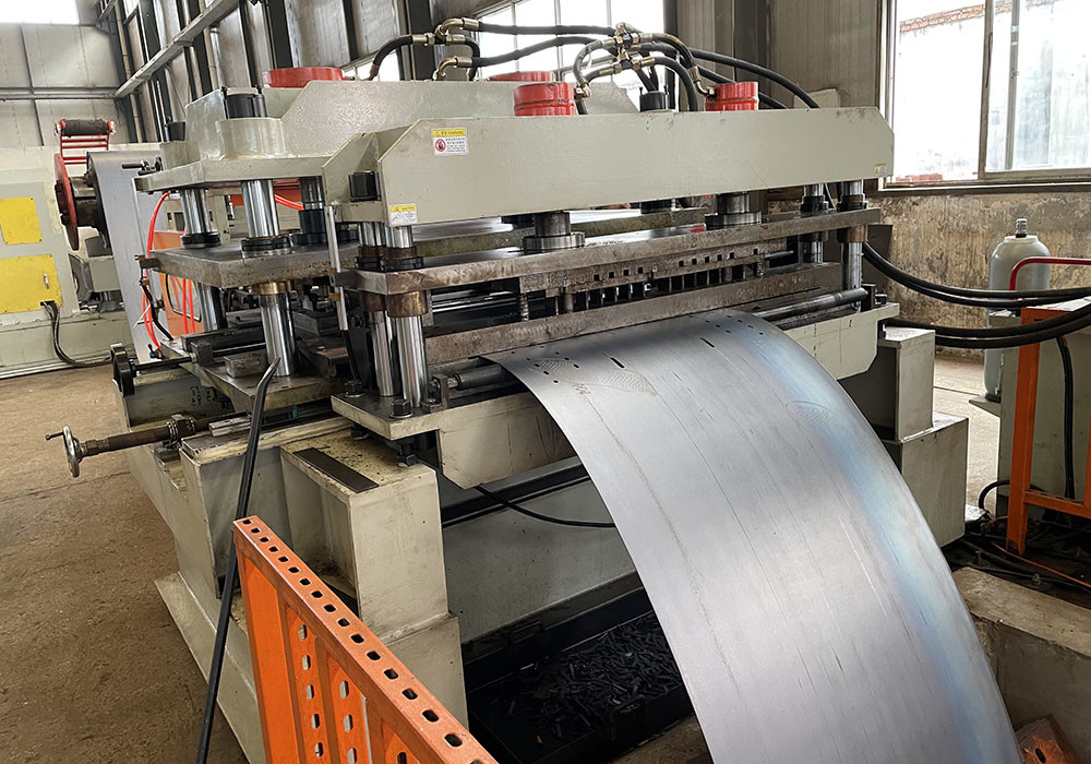Width 200-1000mm And The Height 50-200m Adjustable Cable Tray Forming Machine With Hydraulic Punching And Cutting