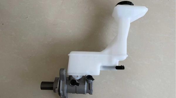 Nissan D6010-4BA0A Cylinder Brake Master D60104BA1A - Brake master cylinder