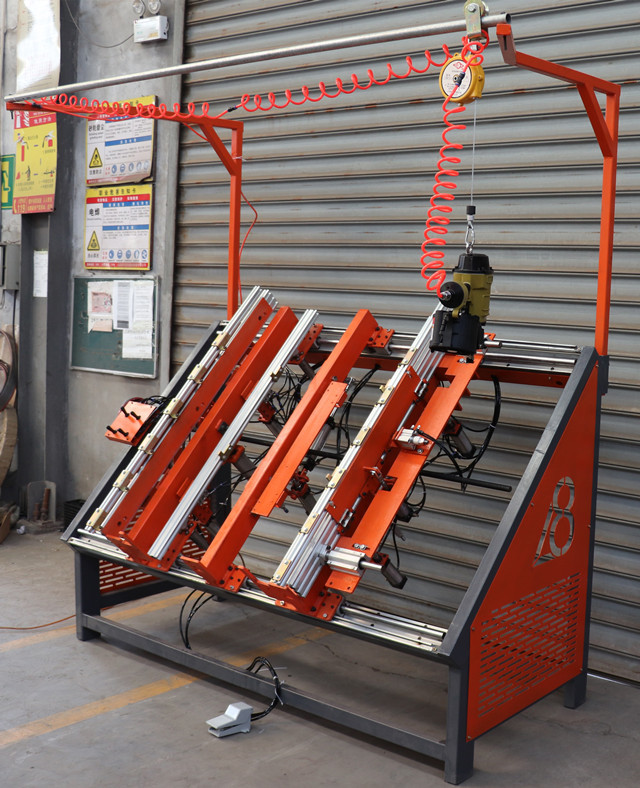 Semi Automatic Pallet Nailing Machine, nailing machine for wooden pallet, machine to nail the pallet